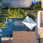 Topaz By Avantstay Adorable Cottage Walking Distance To Beach W Large Patio