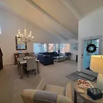 Luv Oceanside Views-1 House To Beach, Boardwalk And Waves-Spacious Rooftop Sun Deck-Plus King Beds Too!
