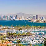 Catch N\' Relax On Nimitz- Minutes From The Harbor