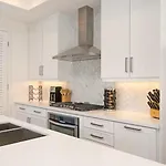 Park View Balboa Townhouse Modern Upscale 3 Bed