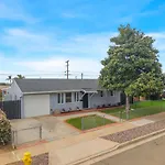 Spacious 4Br Outdoor Kitchen Hot Tub & Fun