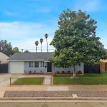 Spacious 4Br Outdoor Kitchen Hot Tub & Fun