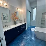 Luxurious Master Suite In Ocean Beach