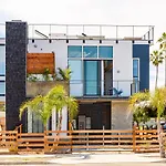 Modern Beach Home Steps To The Sand