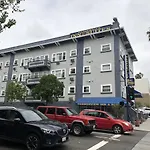 Harborview Inn & Suites-Convention Center-Airport-Gaslamp-Seaworld-Zoo-Balboa Park