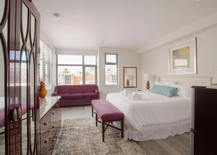Downtown View 4 Sleepers Studio- Great For Getaway