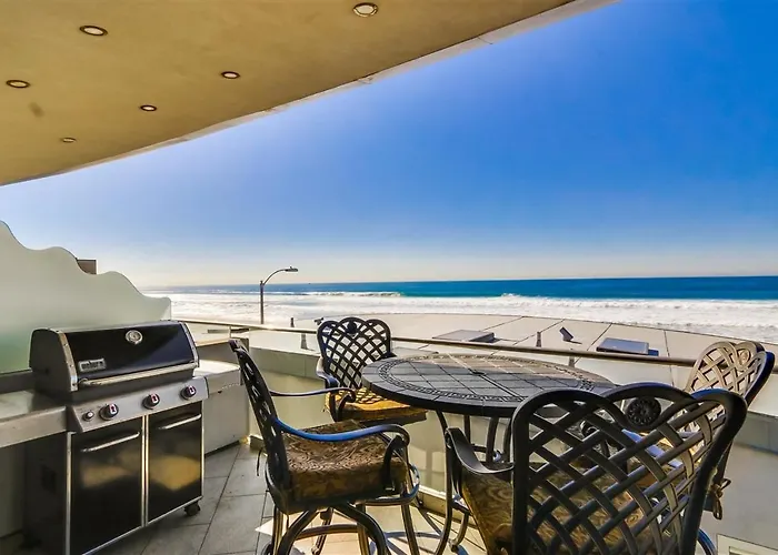 Ocean View, Two-Level Condo With Stunning View, Decks, Fast Wifi & Fireplace