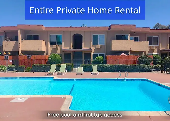 Entire Modern 2-Bedroom Condo With 3 Queen Bed, Free Parking, Pool