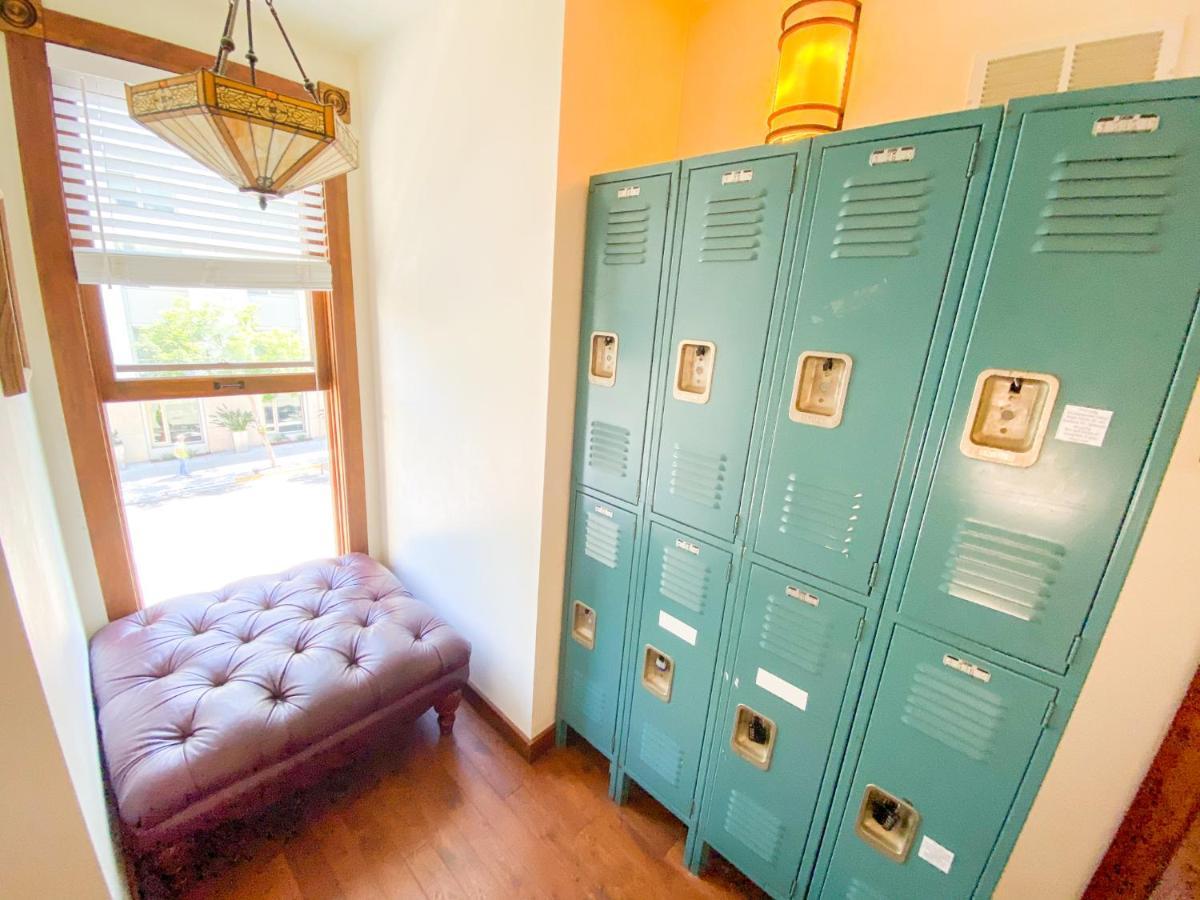 Hostel Ith Adventure (adults Only)