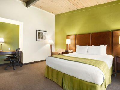 Hotel Ramada By Wyndham North & Conference Center 3*