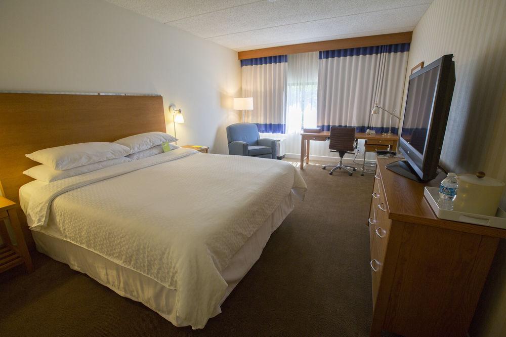 Hotel Four Points By Sheraton 3*