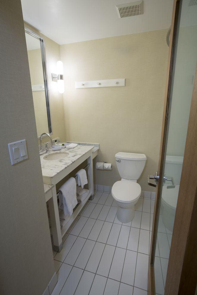 Four Points By Sheraton Hotel 3*