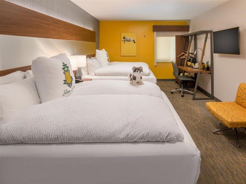 Staypineapple, Hotel Z, Gaslamp San Diego Hotel 3*