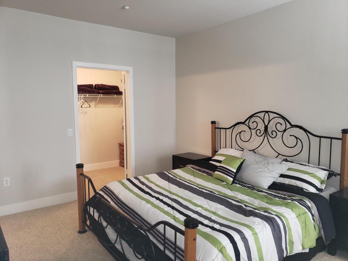 Apartment Yes It's Right 2 Suites And 3 Bath In The Heart Of Fb2 San Diego