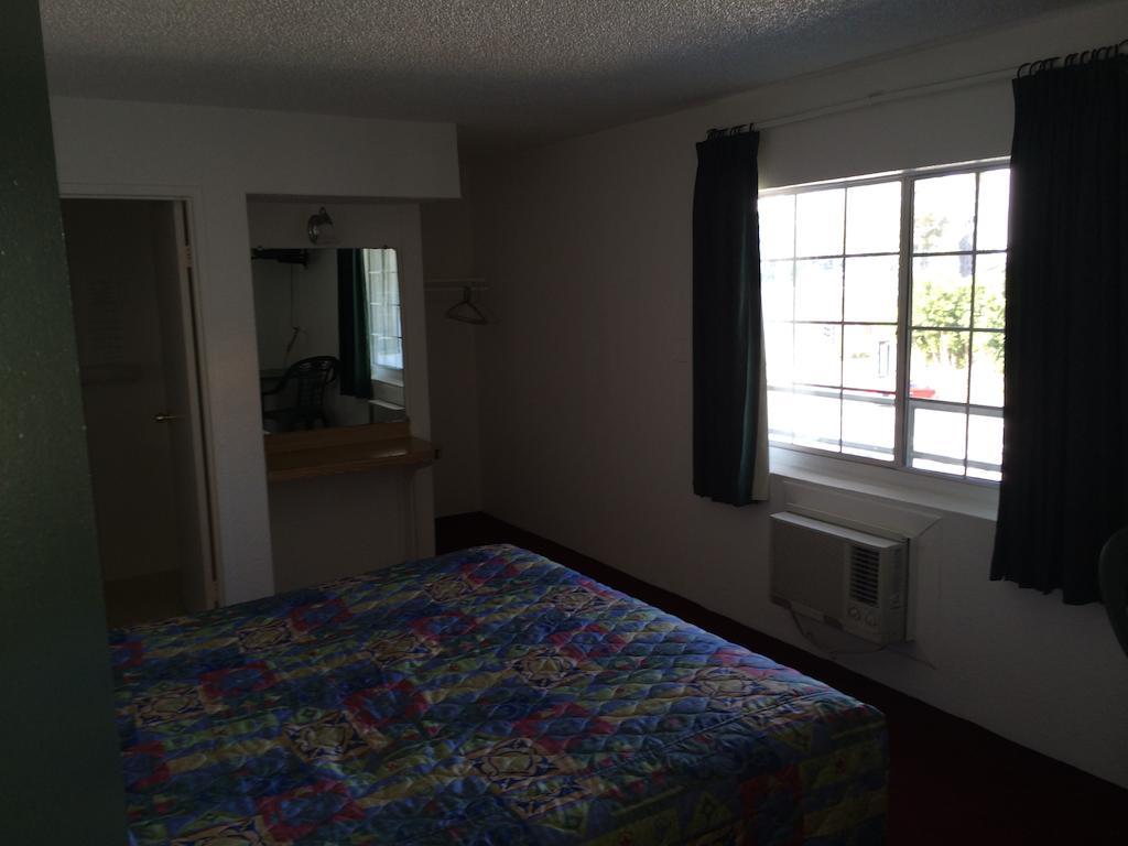 Parkside Hotel 2*