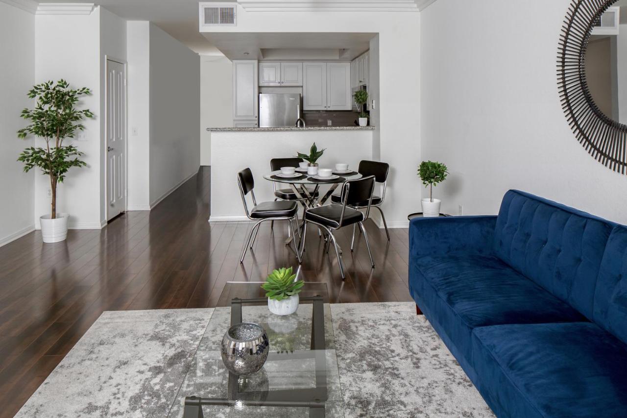 Sd Dazzling Apt Sleeps 6 Apartment
