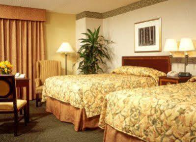 Hotel Country & By Radisson, North, Ca 3*