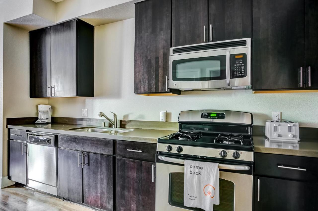 Apartment Wanderjaunt - Luxe Mission Valley Apts