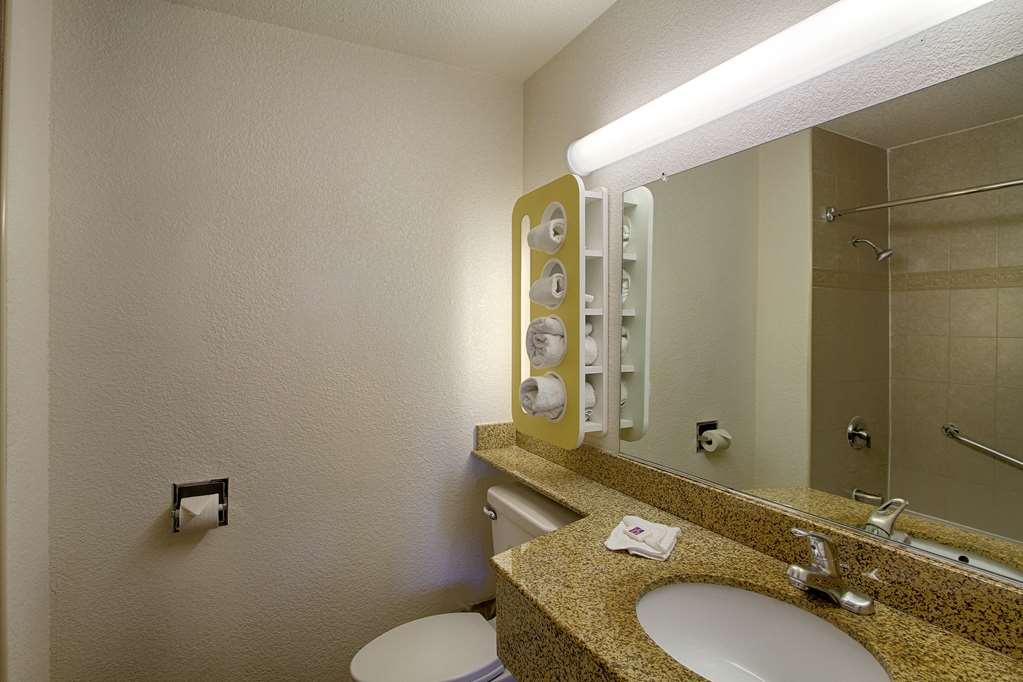 6 San Diego, Ca Airport Harbor Hotel San Diego