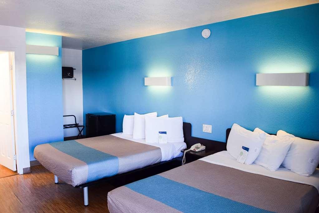 6 San Diego, Ca Airport Harbor Hotel San Diego
