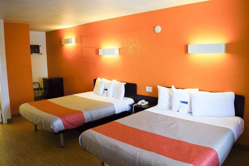 Hotel 6 San Diego, Ca Airport Harbor 2*
