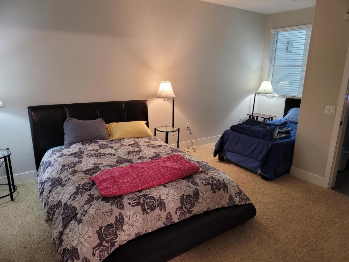 Amazing Vacation & Shopping In 2 Suits And 3 Bath Fb1 *