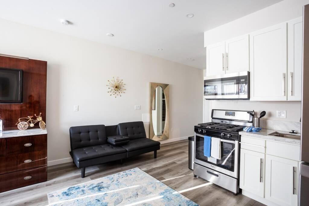Apartment Luxurious Furnished W Full Kitchen In Sd San Diego