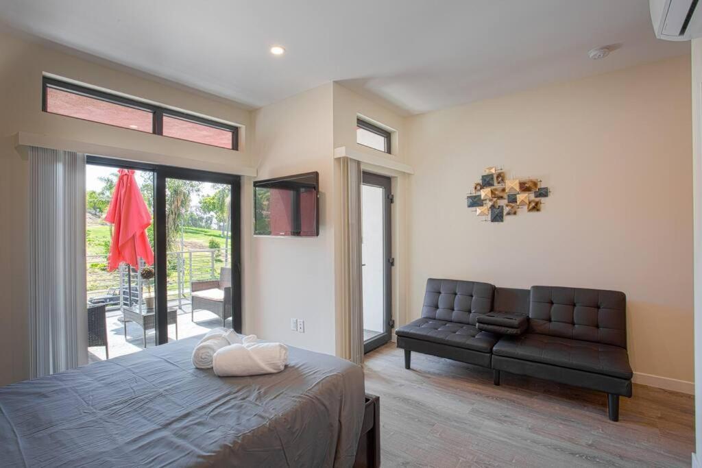 Cute With Large Balcony And Great Park View Inn *