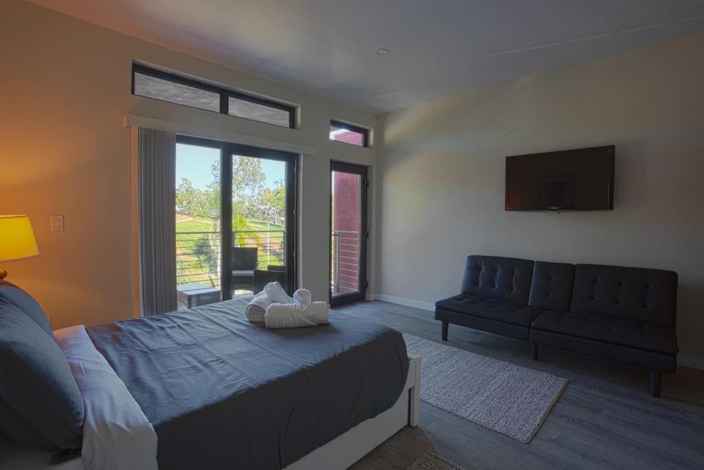Apartment Awesome Balboa And Downtown View With Cozy Patio
