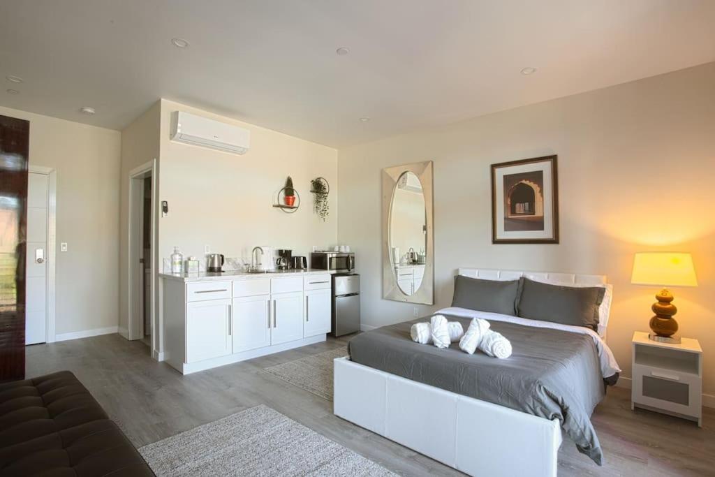 Awesome Balboa And Downtown View With Cozy Patio Apartment San Diego