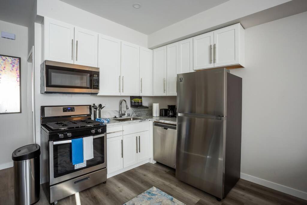 Luxurious Furnished W Full Kitchen In Sd * San Diego