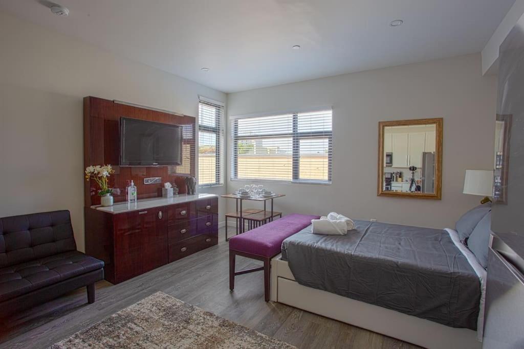 Apartment 2 Bedroom, 2 Bathroom Detached Max 7 Sleepers San Diego