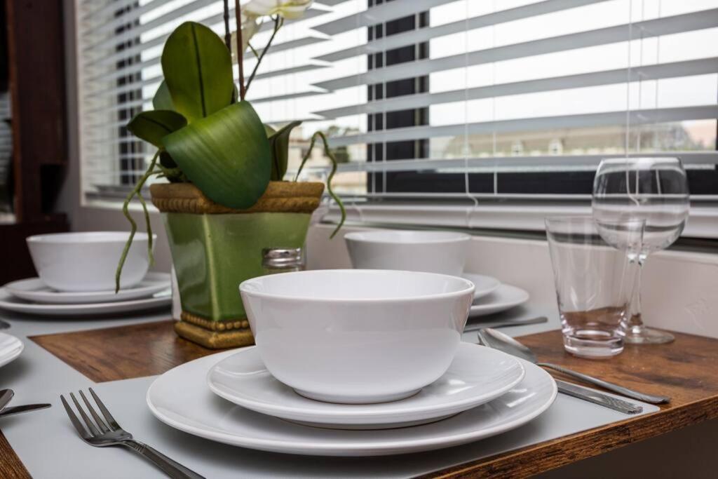 Prime Location - Awesome View -1 Bedroom