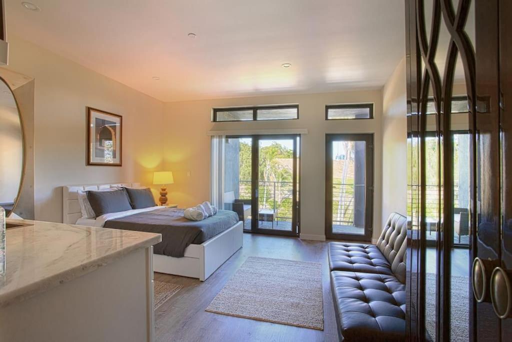 Apartment Awesome Balboa And Downtown View With Cozy Patio