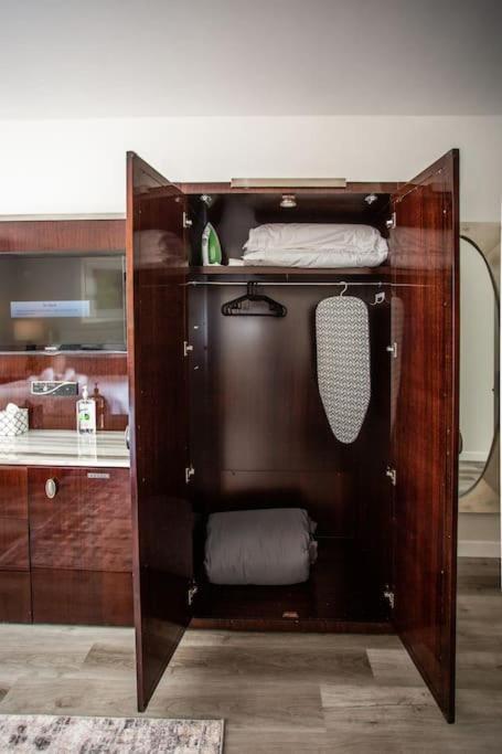 Inn Luxurious In Heart Of W Cali King *