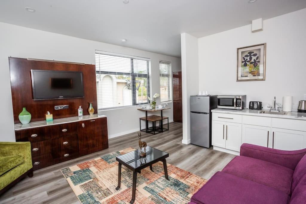 Apartment Prime Location - Awesome View -1 Bedroom San Diego