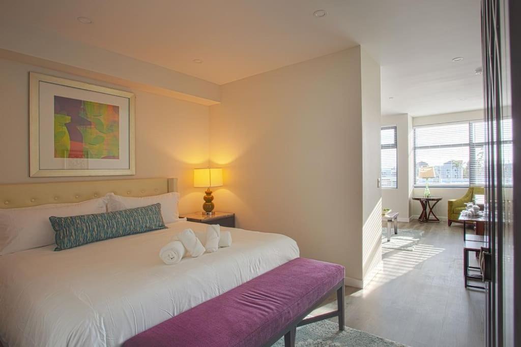 One Bedroom With Sd Downtown View Inn