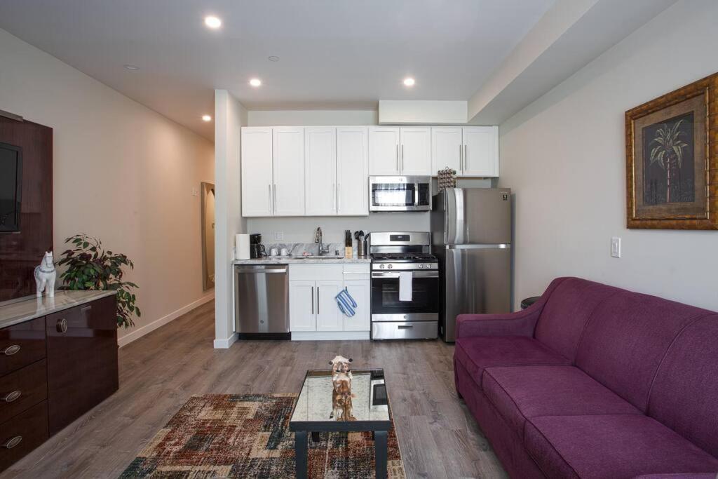 Spacious 1 Bedroom In Heart Of * San Diego