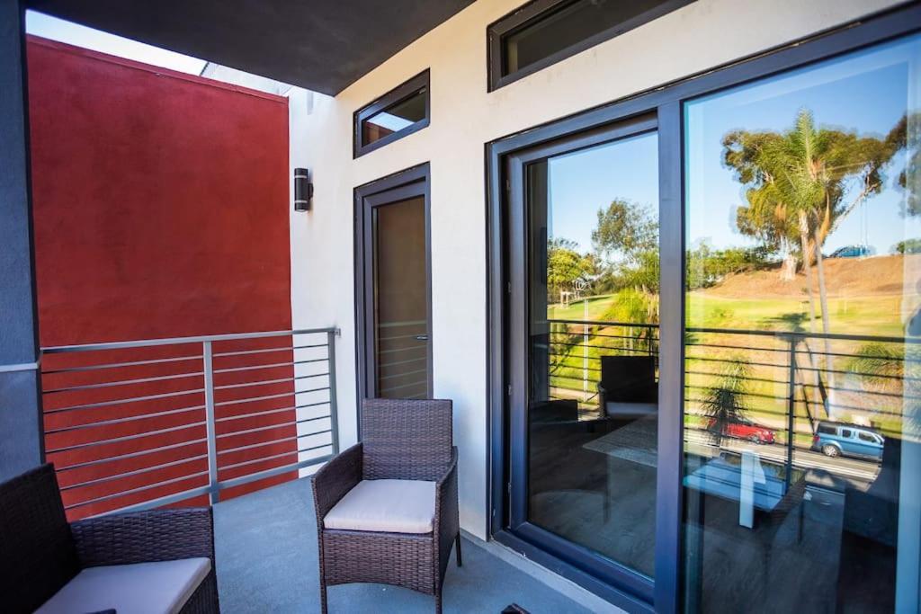 Awesome Balboa And Downtown View With Cozy Patio Apartment San Diego