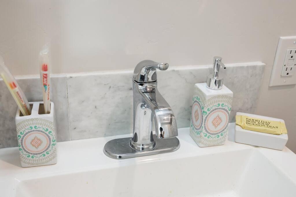 Luxurious Furnished W Full Kitchen In Sd * San Diego