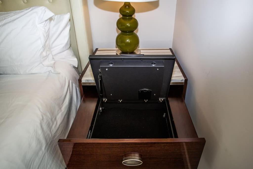 Luxurious In Heart Of W Cali King Inn