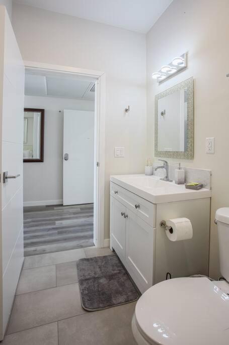 Luxurious Design One Bedroom Near Balboa Park