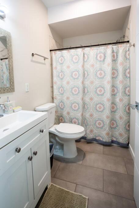 One Bedroom With Sd Downtown View *