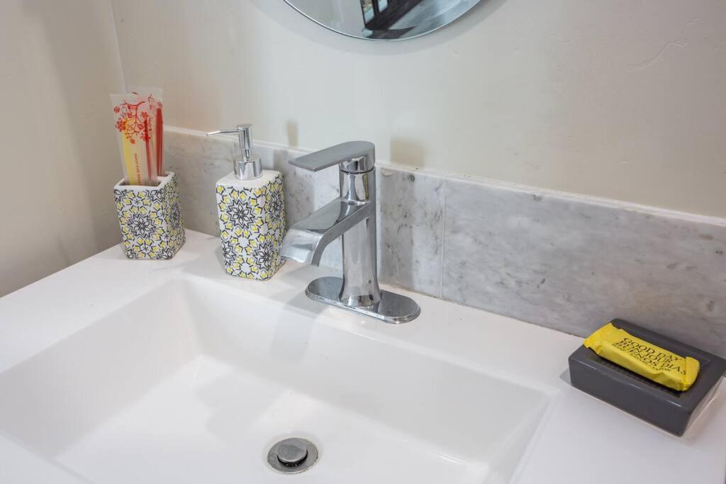 Prime Location - Awesome View -1 Bedroom Apartment