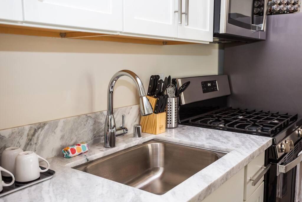 Apartment Spacious 1 Bedroom In Heart Of *