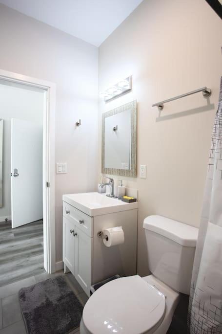 Luxurious In Heart Of W Cali King Inn San Diego