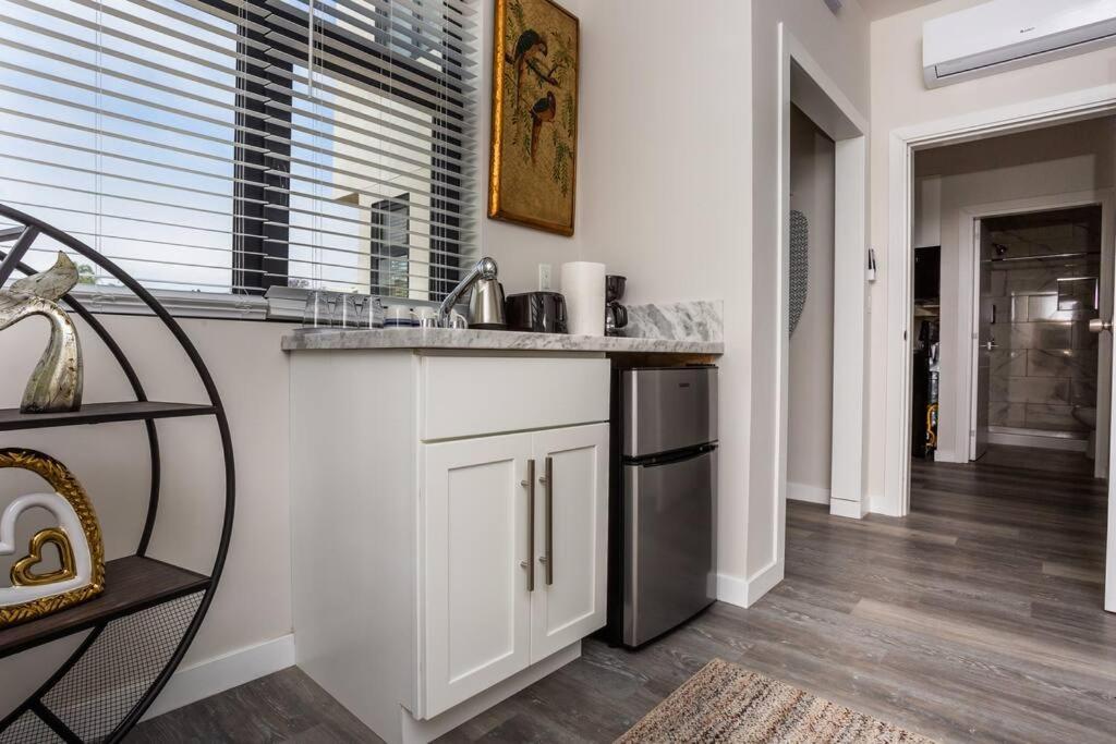 2 Bedroom, 2 Bathroom Detached Max 7 Sleepers Apartment San Diego