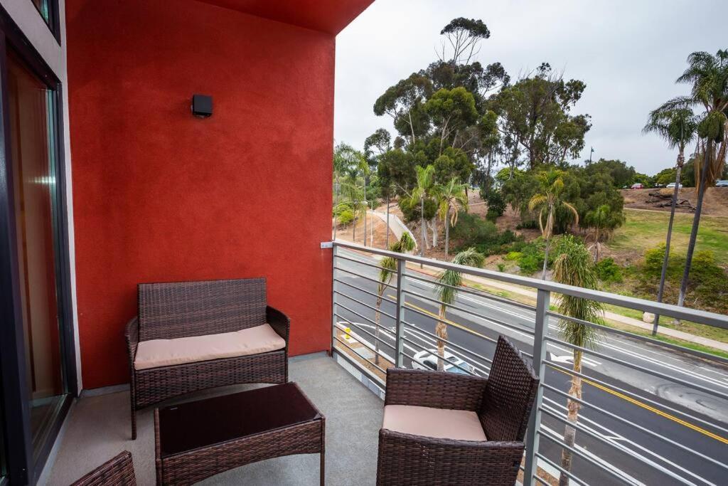 With Beautiful View Next To Downtown San Diego