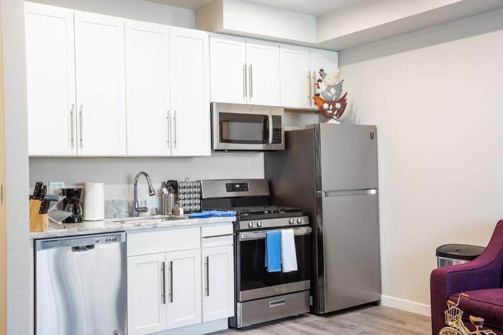 3 Floor Townhouse Next To Downtown Max 12 Sleepers Holiday home *