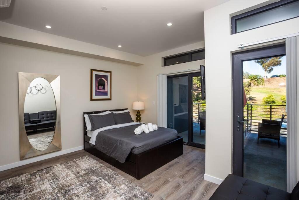 3 Floor Townhouse Next To Downtown Max 12 Sleepers * San Diego